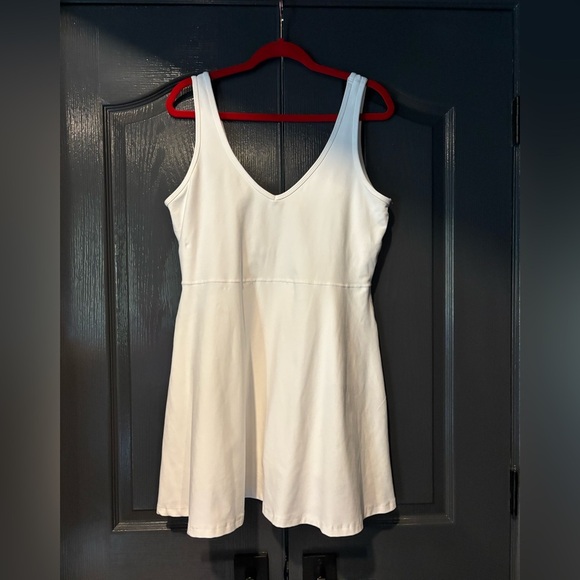 Beyond Yoga White Tank Top - Picture 1 of 3